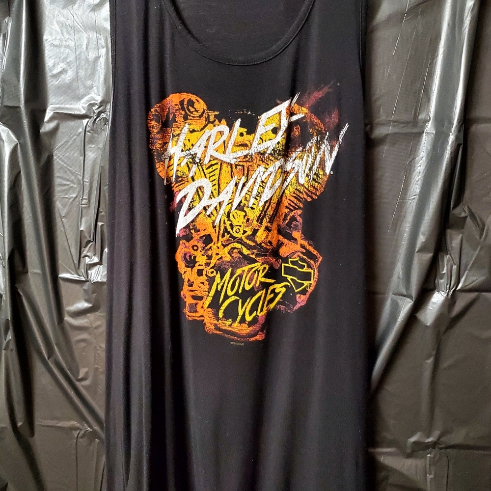 Flowy tank